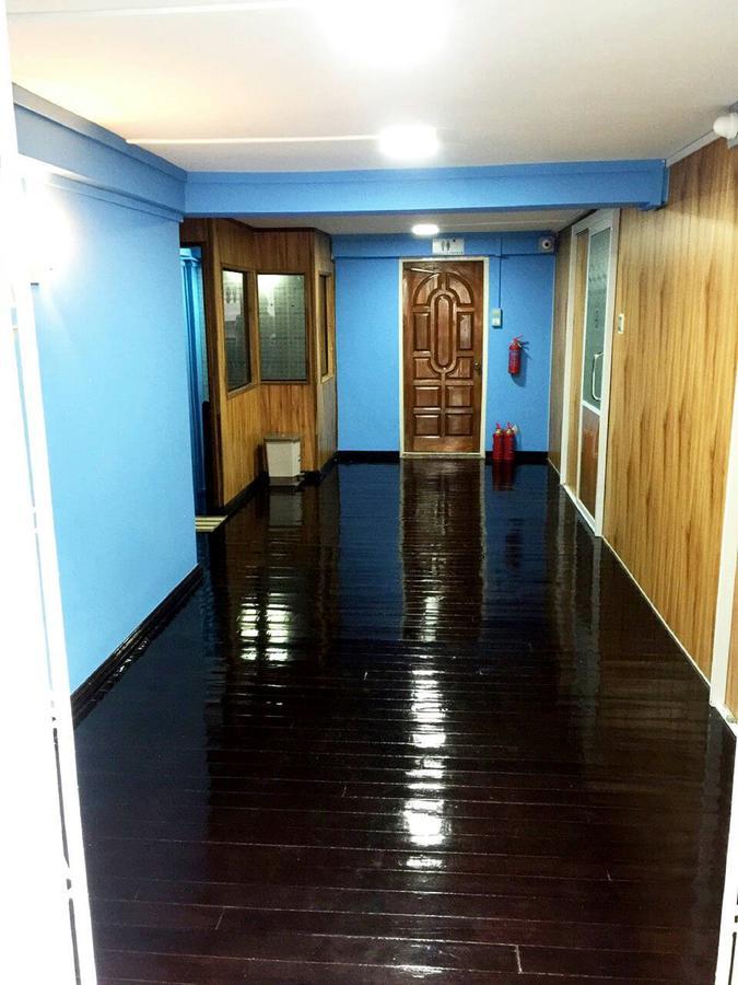 Htinn Yue Tann Hostel Янгон Екстериор снимка