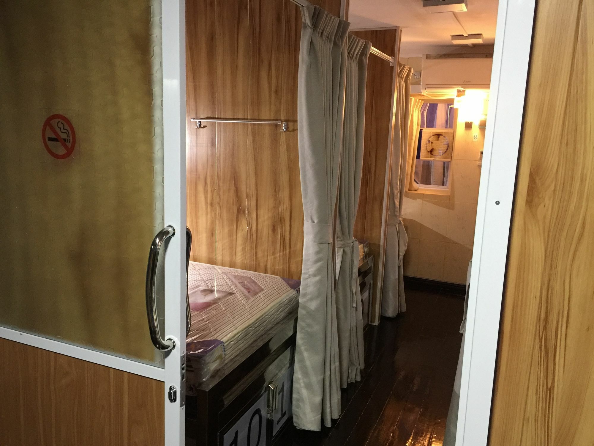 Htinn Yue Tann Hostel Янгон Екстериор снимка